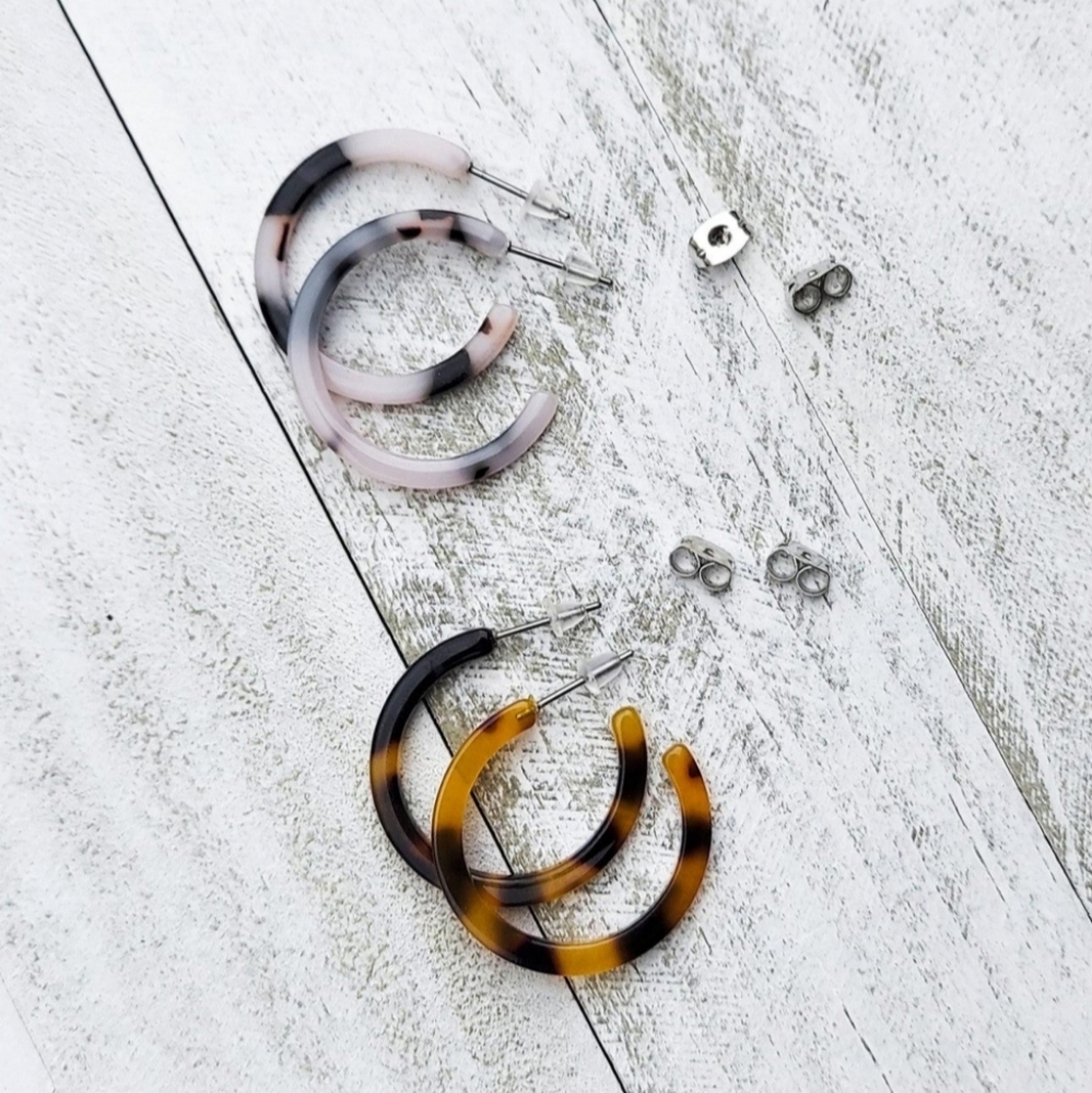 Tortoise Shell Hoops - Picture 7 of 12